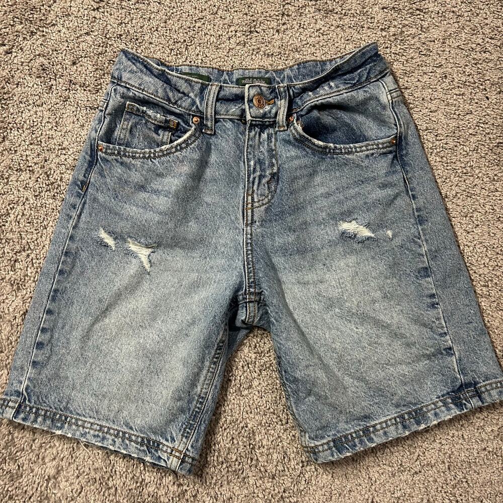 Wild Fable Light-to-medium wash distressed denim jean shorts jorts Mid-Rise